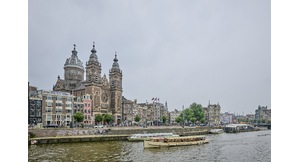 Co-kathedrale basiliek van de Heilige Nicolaas<br />Prins Hendrikkade 73 Huidig exterieur