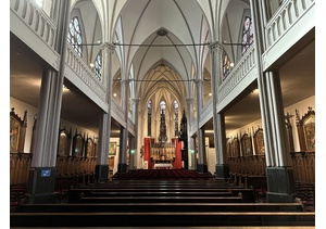 De Papegaai (Heilige Jozefkerk)<br />Kalverstraat 58 Huidig interieur